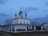 11 рядом с Покровским монастырем вечером